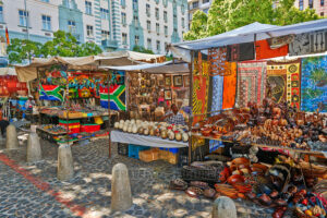 Traditional Markets vs Modern Shopping Centers in Africa