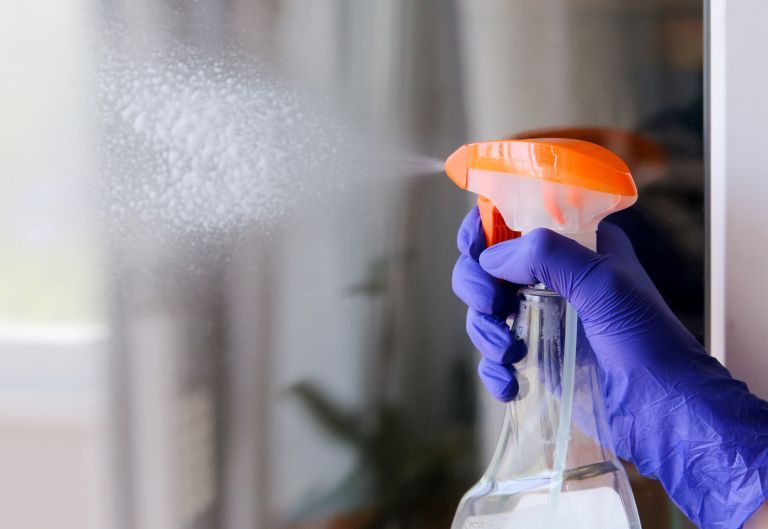 How to Clean Windows Without Streaks