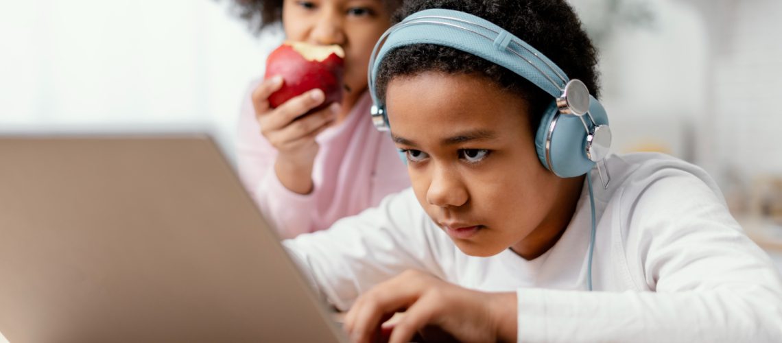 Raising Resilient Children in the Digital Age