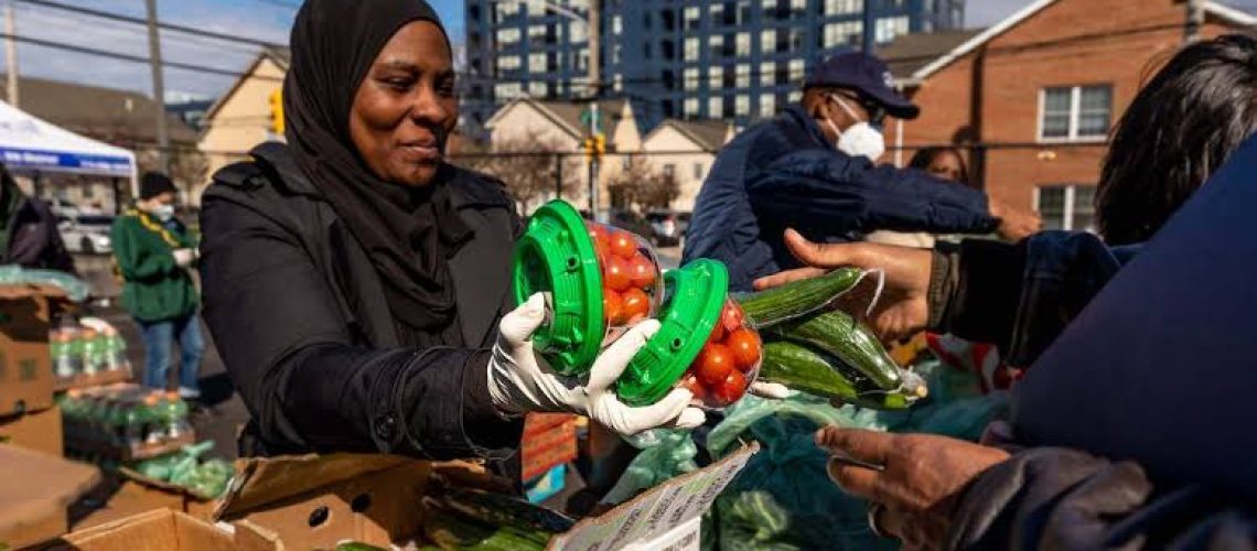 How Shared Food Purchasing Can Strengthen Neighborhood Relationships