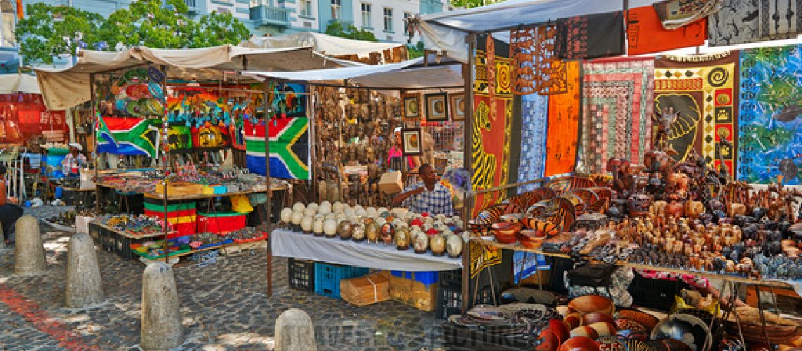 Traditional Markets vs Modern Shopping Centers in Africa